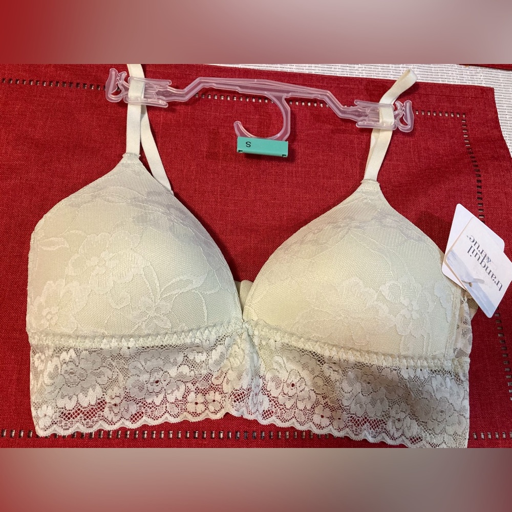 Lace Wire Free Bra. Size S